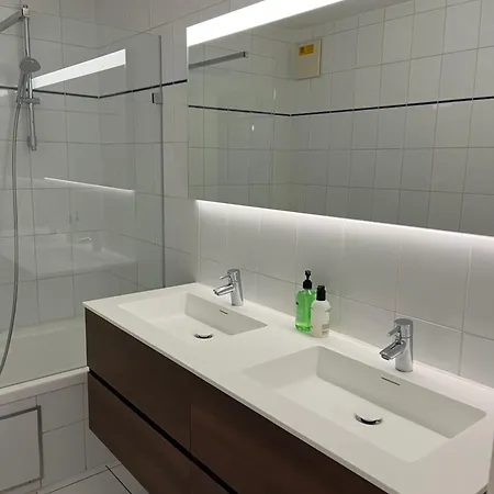 Penthouse De Vaughan -luxe Met Zeezicht