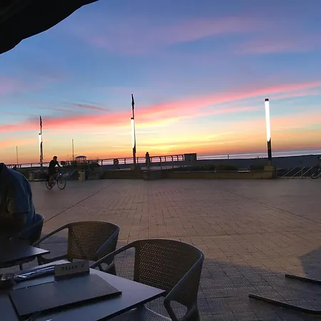 Penthouse De Vaughan -luxe Met Zeezicht