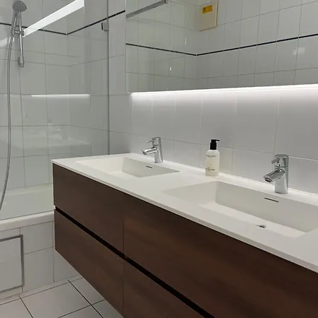 Penthouse De Vaughan -luxe Met Zeezicht *